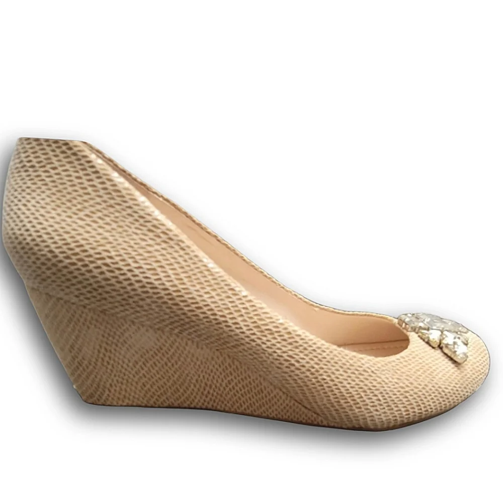 BCBGeneration Tan Beige Snake Embossed Leather Wedge Heel Shoes SZ 7 Round Toe - Picture 4 of 14